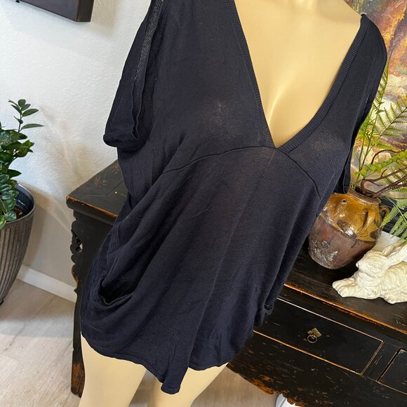 Left on Houston rayon&tencel blend deep V neck&back w/ front pockets Sweater - Picture 1 of 7